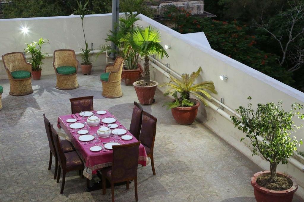 Saket Inn Τζαϊπούρ Εξωτερικό φωτογραφία